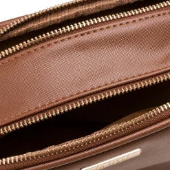 Borsa a tracolla marrone con logo in metallo Lora Ferres