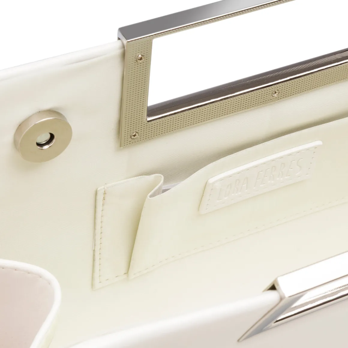 Clutch rigida Bianca da Donna con manico in metallo Lora Ferres