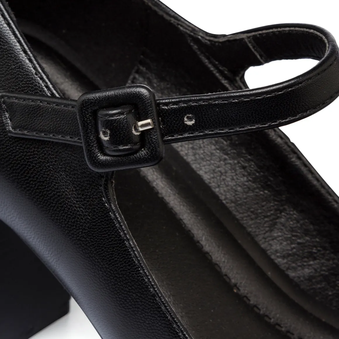 Décolleté nere da donna P Soft con cinturino e tacco 7 cm