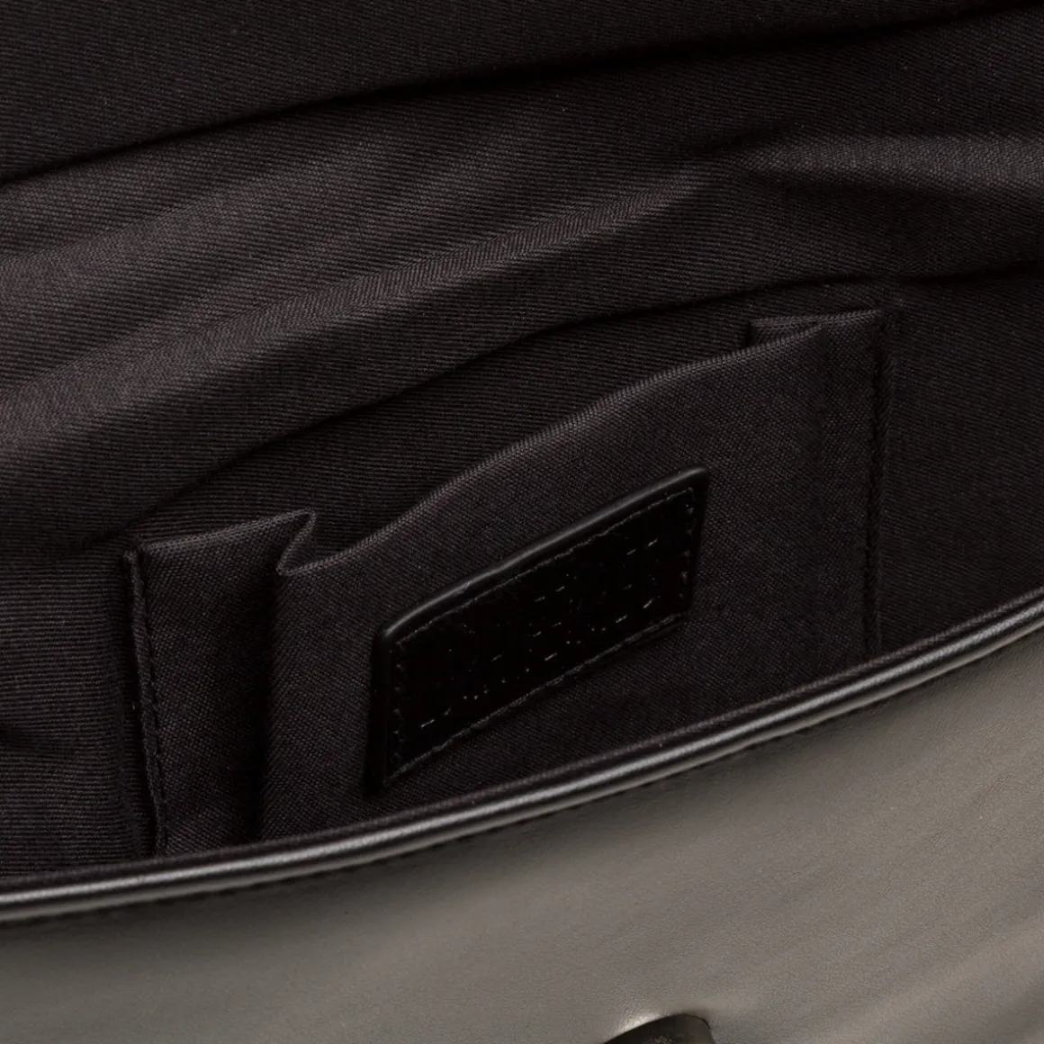 Pochette Nera a busta da Donna con catena removibile Lora Ferres