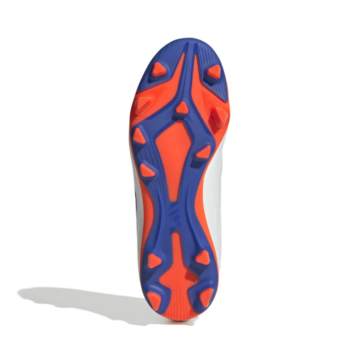 Scarpe da calcio da ragazzo bianche con dettagli blu e arancioni adidas Copa Pure 2 Club FXG