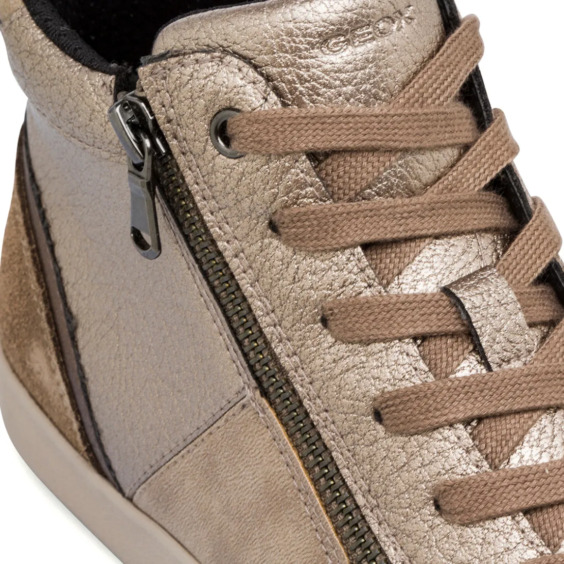 Sneakers alte traspiranti da donna taupe effetto metallizato in pelle Geox