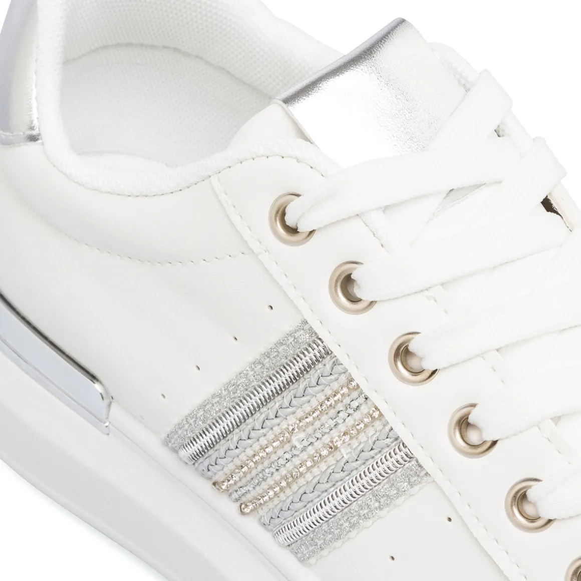 Sneakers bianche da donna con dettagli argento e strass Lora Ferres