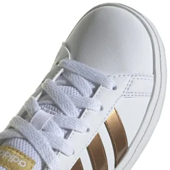 Sneakers bianche da ragazza con strisce oro adidas Grand Court 2.0 K