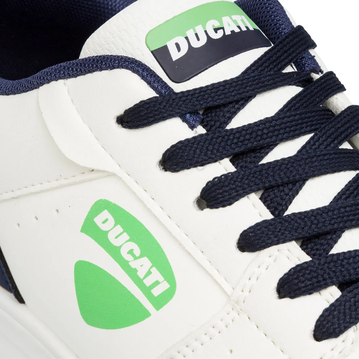 Sneakers bianche e blu da ragazzo con logo e dettagli verdi Ducati