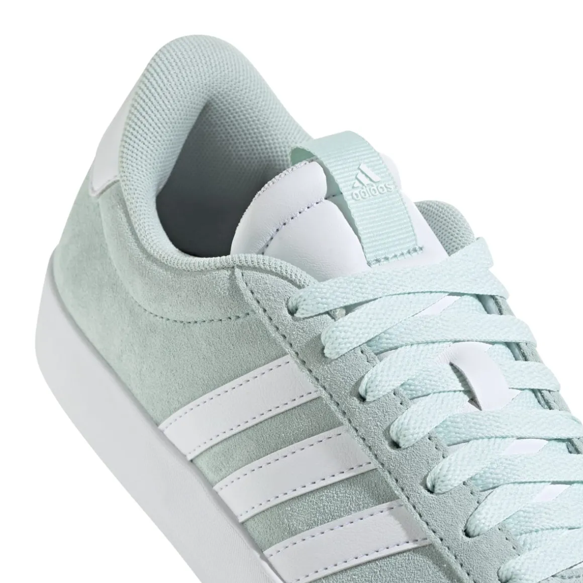 Sneakers da donna azzzurre turchese in pelle scamosciata adidas VL Court 3.0