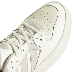 Sneakers da uomo bianche off -white e beige con logo adidas Court 24