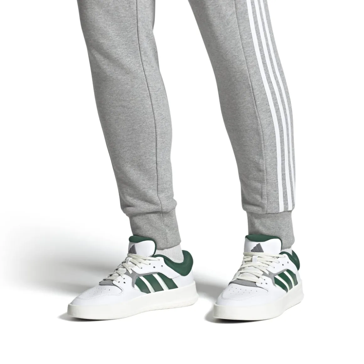 Sneakers da uomo bianche e blu con logo adidas Court 24
