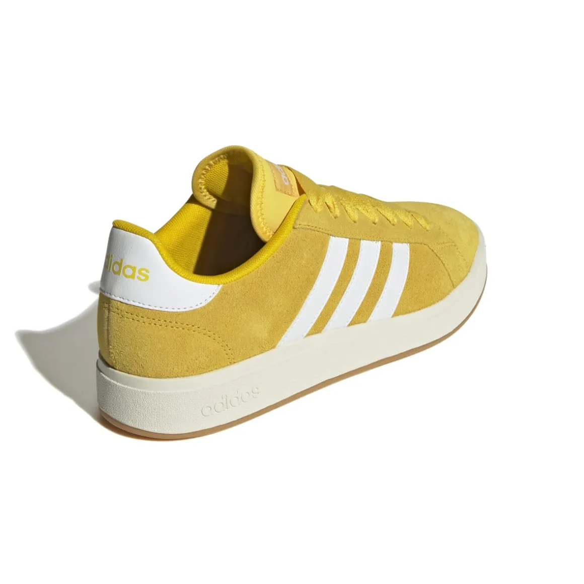 Sneakers da uomo gialle in pelle effetto scamoscato adidas Grand Court Base 00s