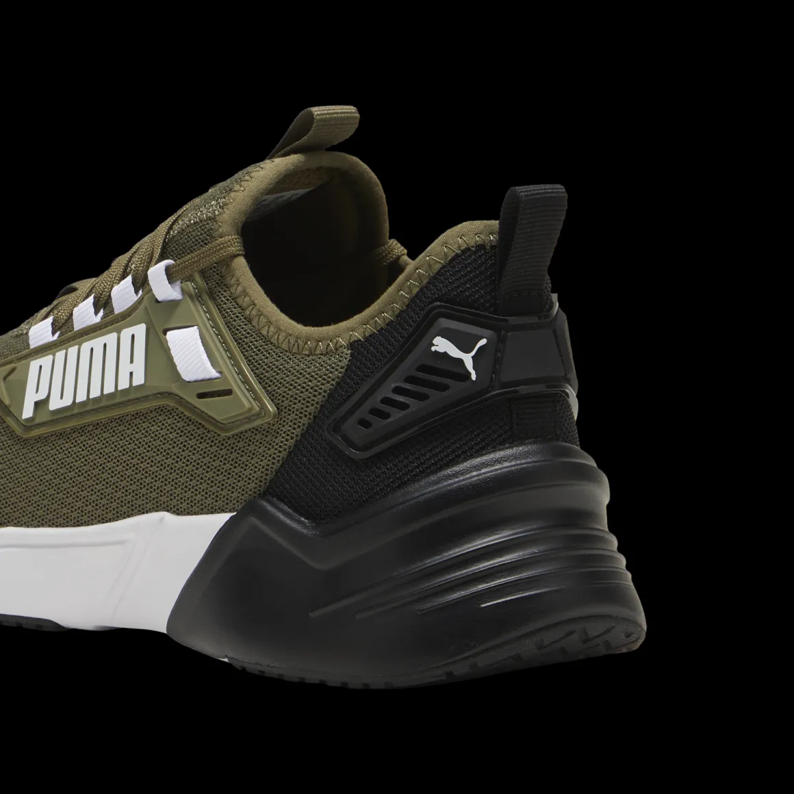 Sneakers da uomo verde militare con logo Puma Retaliate 3