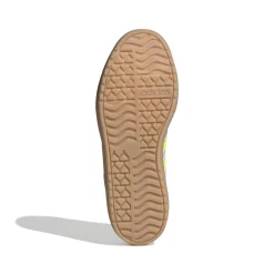 Sneakers platform rosa da donna con dettagli giallo fluo e blu adidas VL Court Bold