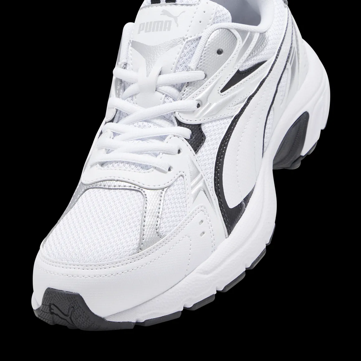 Sneakers Rétro bianche da uomo con dettagli argento e neri Puma Milenio Tech
