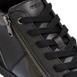 Sneakers traspiranti da donna nere in pelle con zip Geox