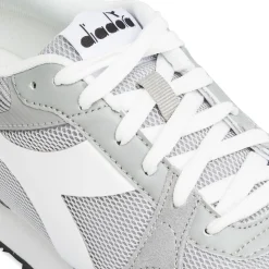 Sneakers uomo grigie e bianche in tessuto mesh con logo Diadora