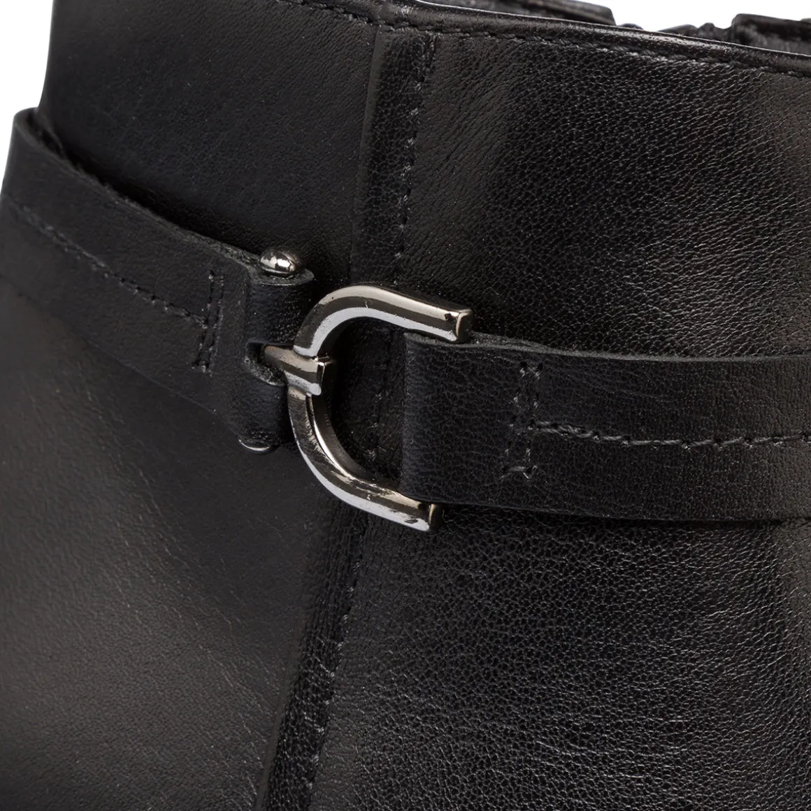 Stivaletti con tacco da donna neri in pelle P Essentials