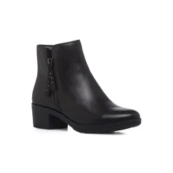 Stivaletti da donna neri con borchie laterali e chiusura zip P Soft