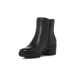 Stivaletti da donna neri con borchie laterali e chiusura zip P Soft
