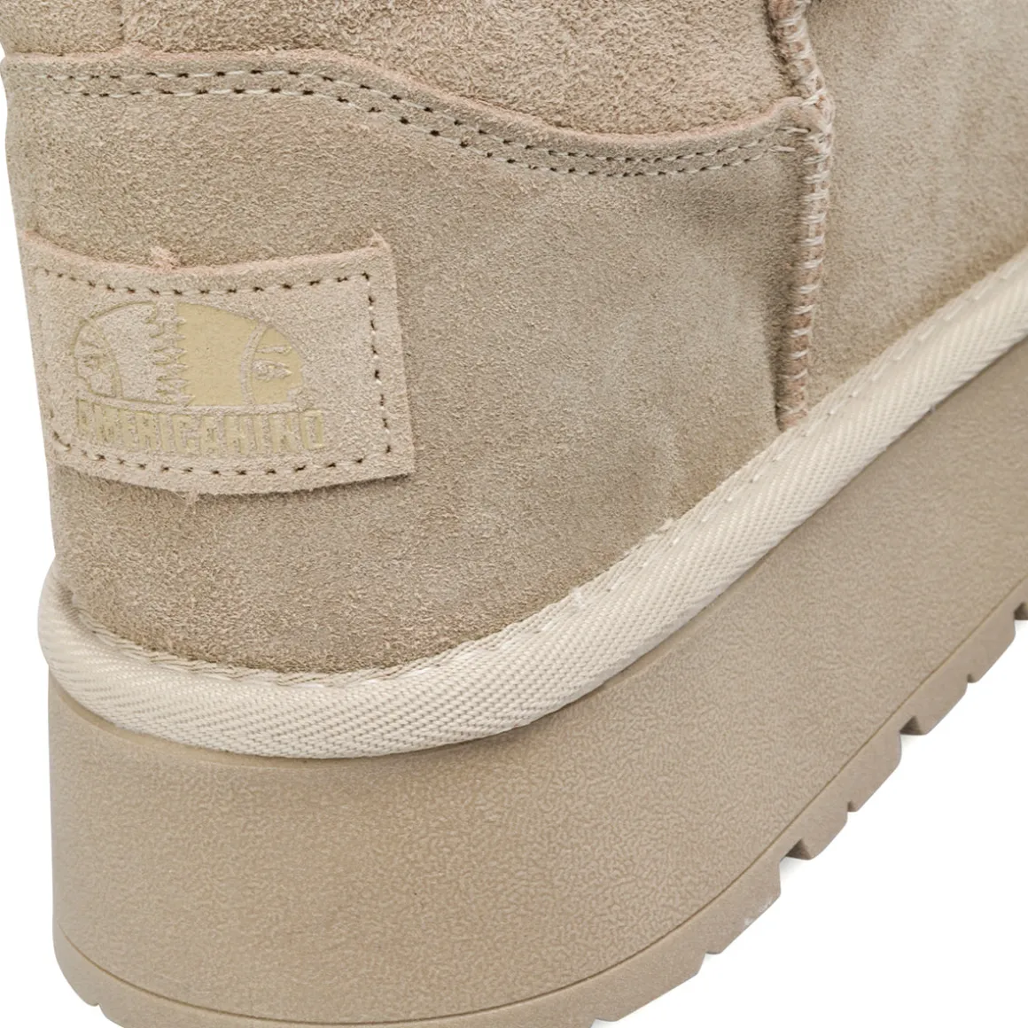 Stivaletti imbottiti da donna beige in pelle scamosciata con suola platform Americanino