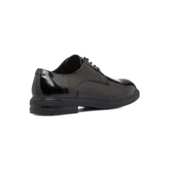 Stringate eleganti nere effetto vernice da uomo con allacciatura Derby Riflessi Urbani