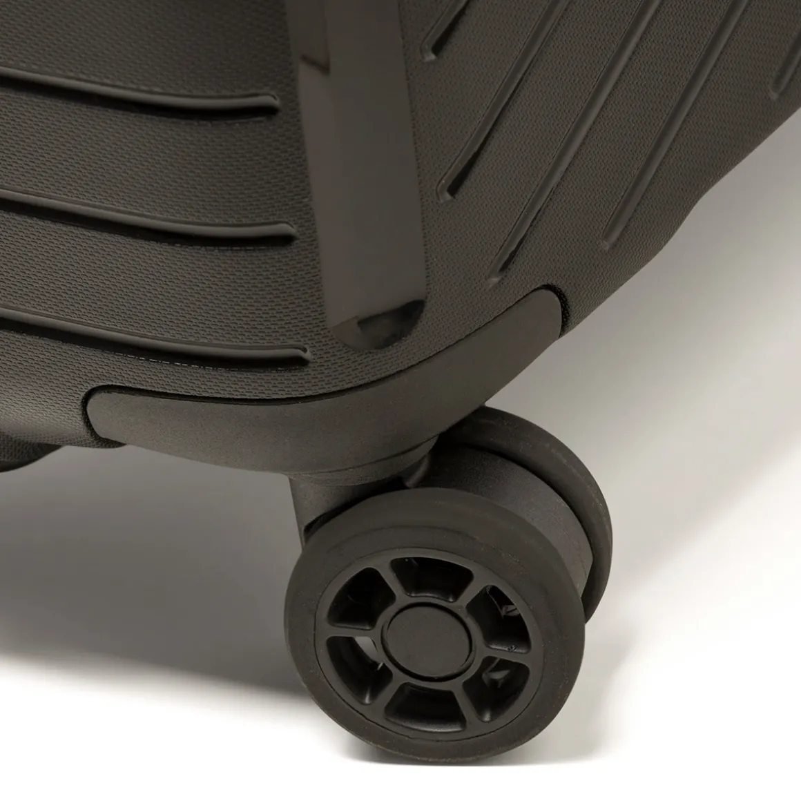Trolley medio nero rigido in ABS Ciak Roncato Hexa