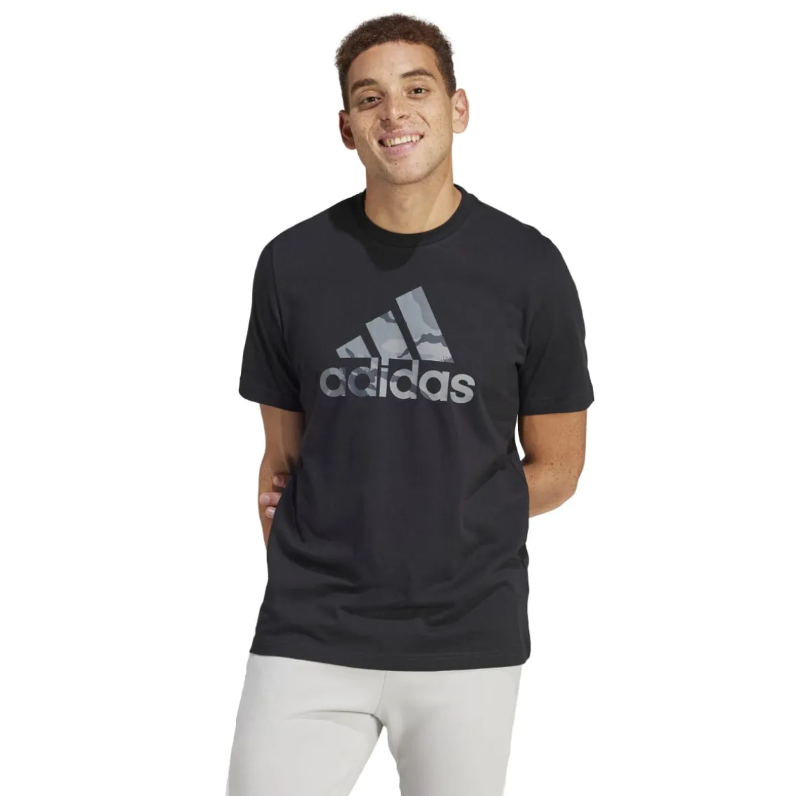T-shirt nera da uomo con logo camouflage adidas Badge of Sport