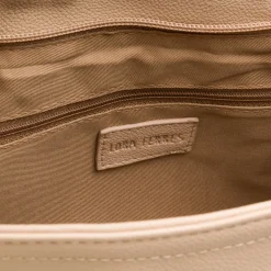 Zaino da donna beige con dettaglio cuciture a vista e logo Lora Ferres