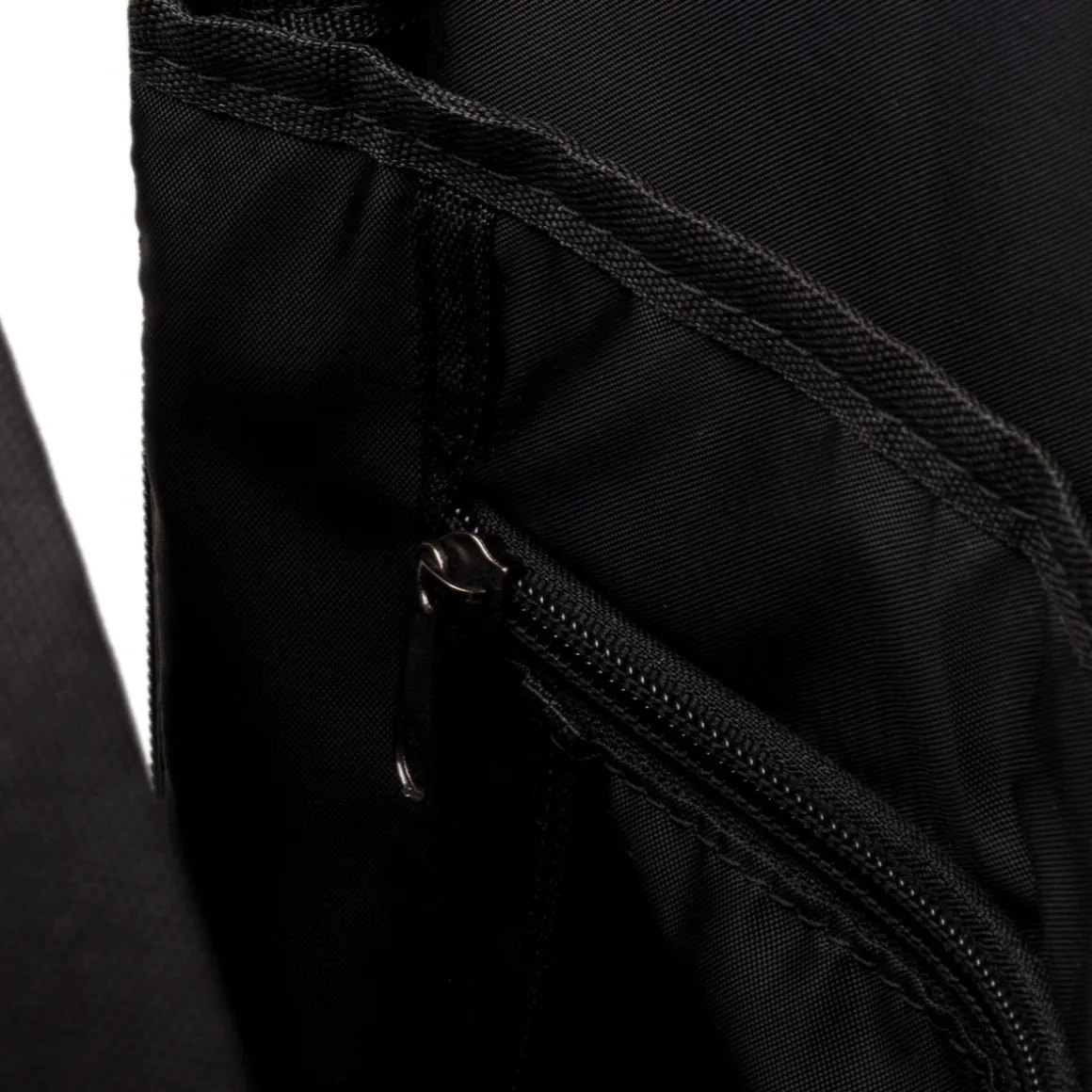 Zaino nero con badge Ducati Corse